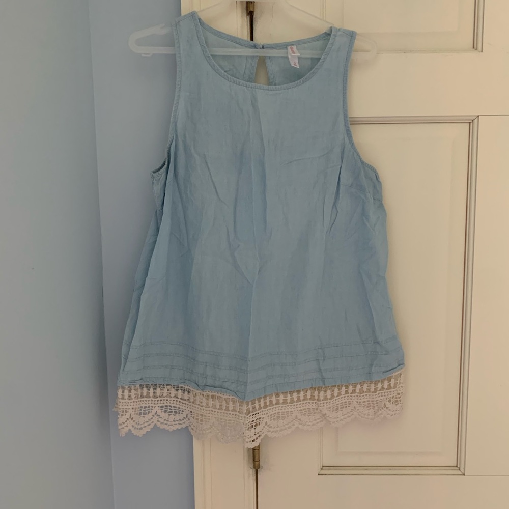 Xhilaration woman’s size medium blouse